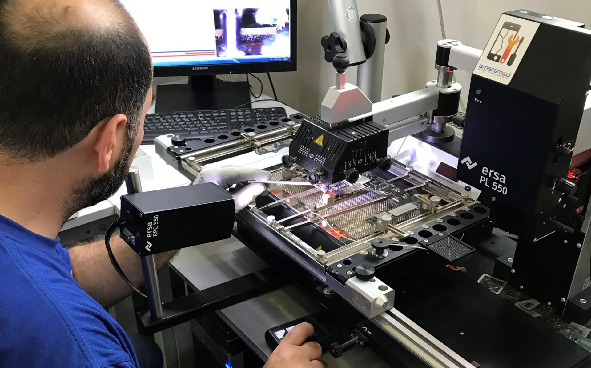 Boardlevel-Arbeit im smartmod-Labor in Frankfurt